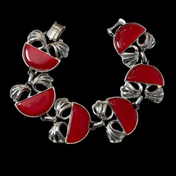 “Red Moonglow” 60s Chunky Coro Pegasus Thermoset Bracelet 7” - Picture 2 of 12